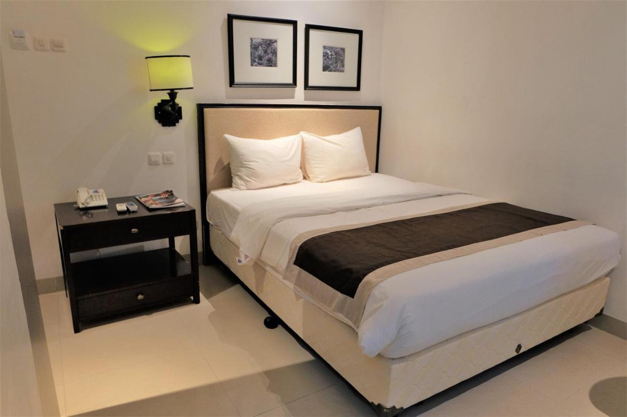 M Hotel Sorong Eksteriør billede