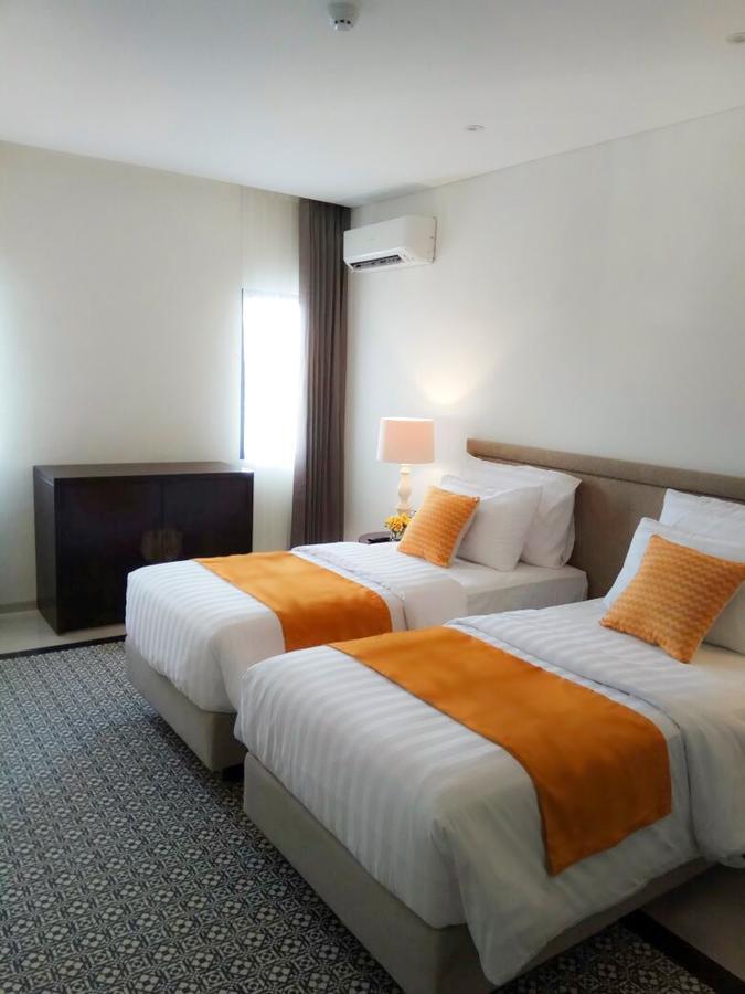 M Hotel Sorong Eksteriør billede