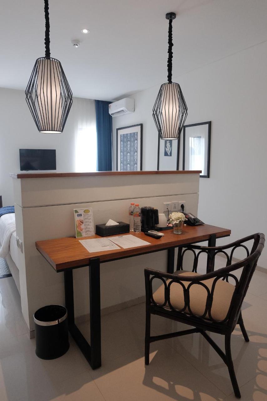 M Hotel Sorong Eksteriør billede