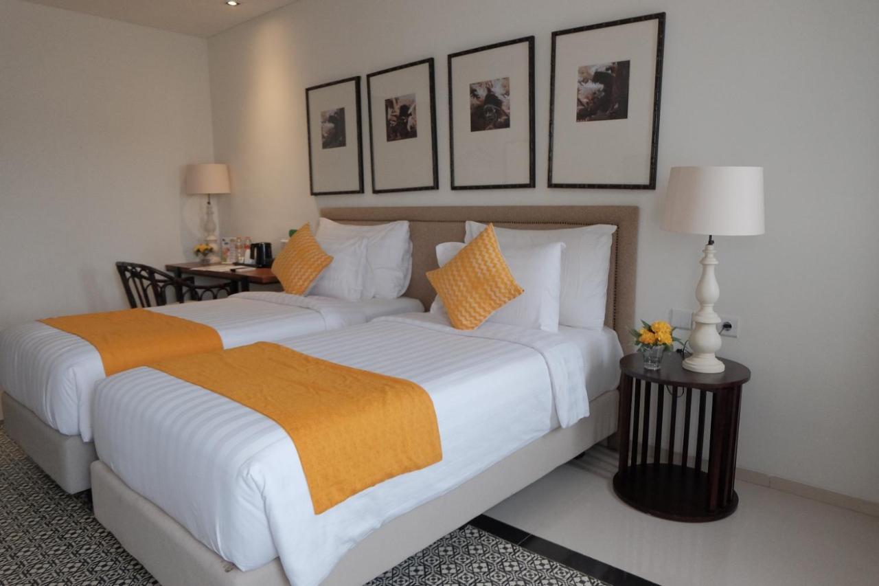 M Hotel Sorong Eksteriør billede