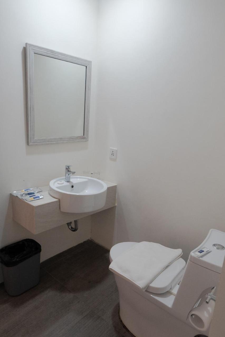 M Hotel Sorong Eksteriør billede
