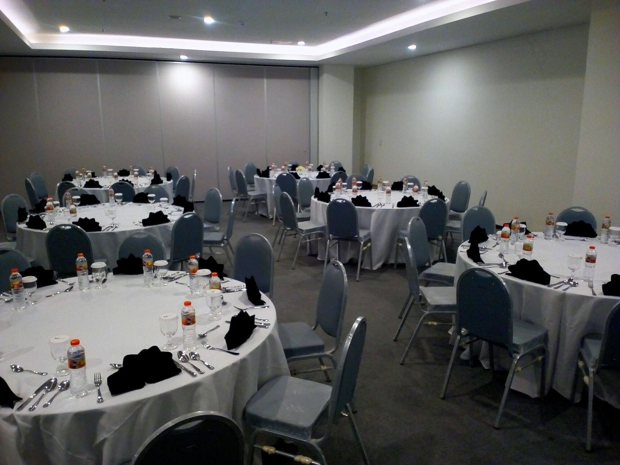 M Hotel Sorong Eksteriør billede