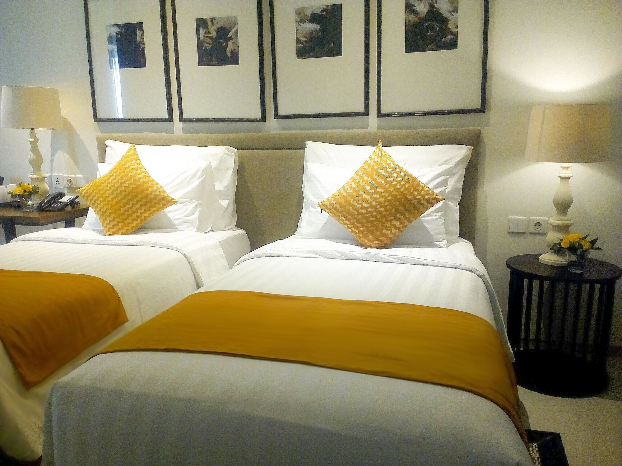 M Hotel Sorong Eksteriør billede