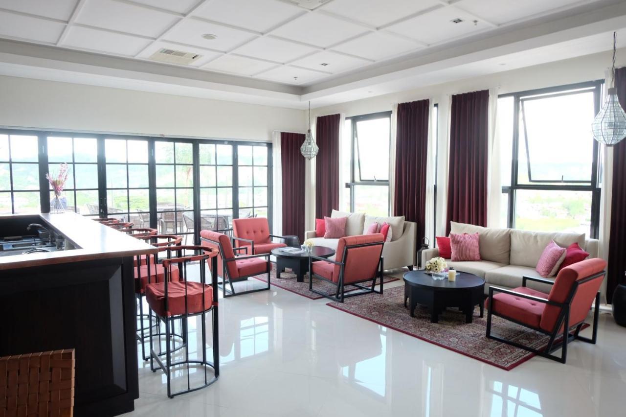 M Hotel Sorong Eksteriør billede