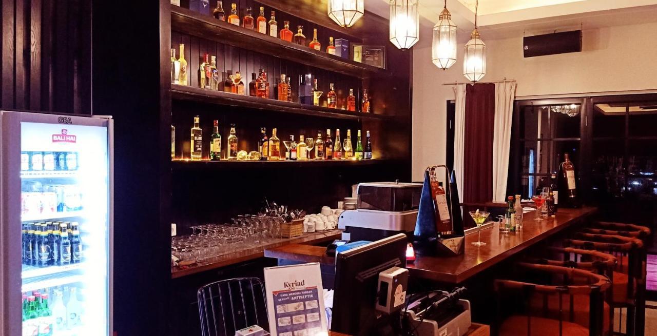 M Hotel Sorong Eksteriør billede